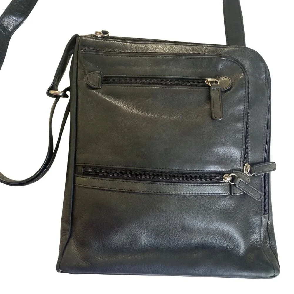 Levenger Black Leather Crossbody Laptop Tablet Bag Multiple Pockets Adj Strap